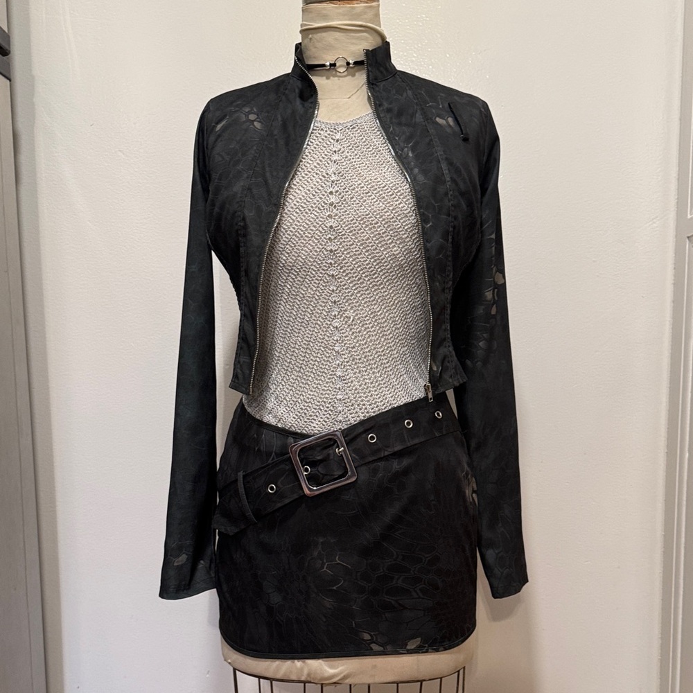 PrettyLittleThing Military Cropped Blazer and mini skirt
